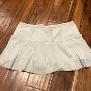 Lululemon size 8 White tennis skirt